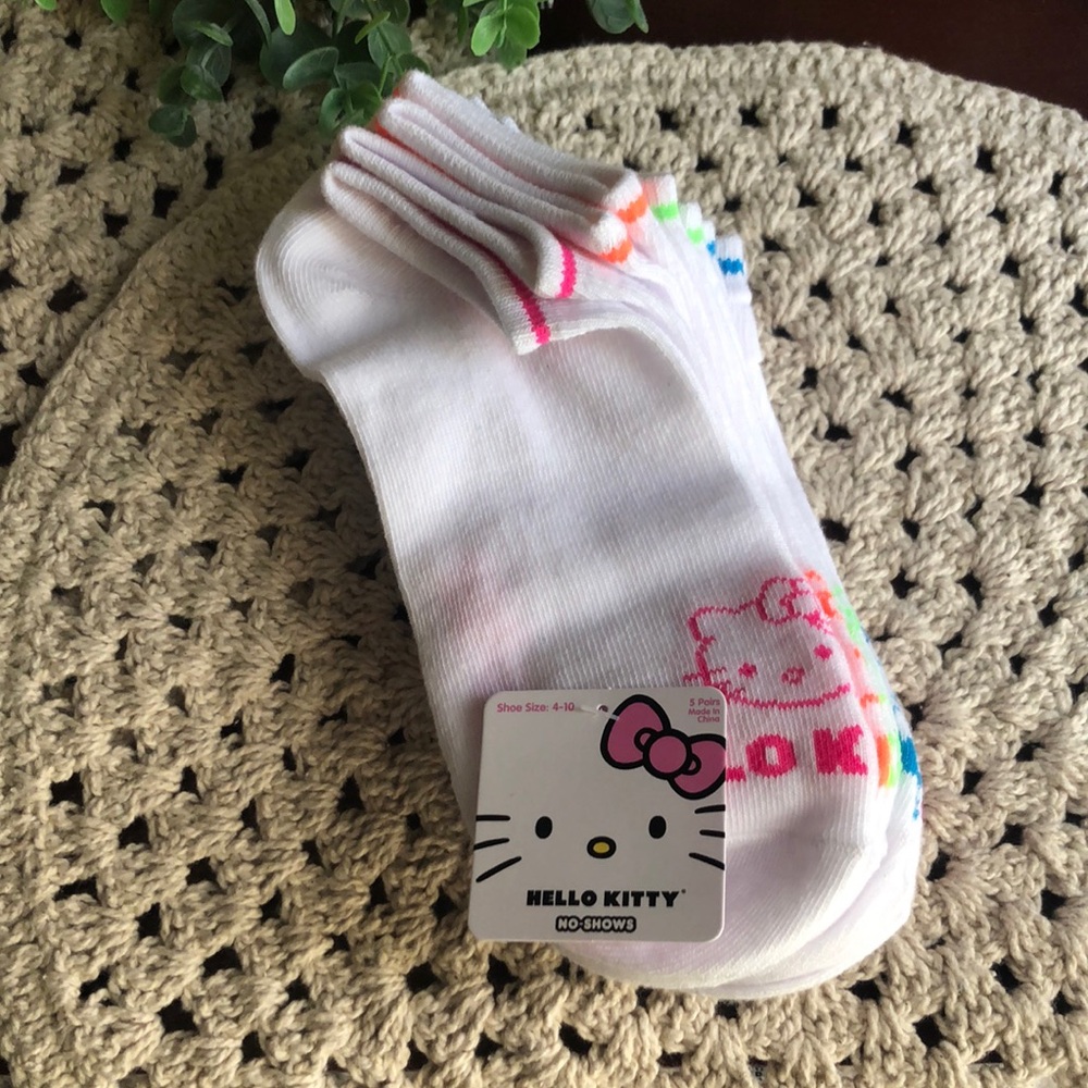 Hello Kitty No Show Socks